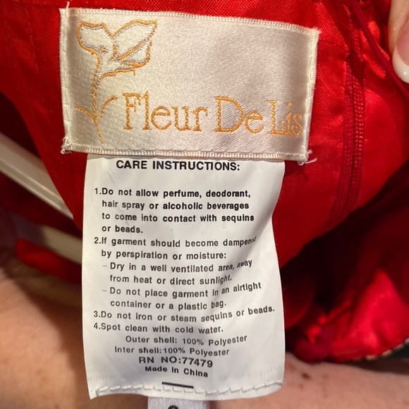 Evening wear Red Sequin Top and Skirt size 6 - Picture 9 of 9